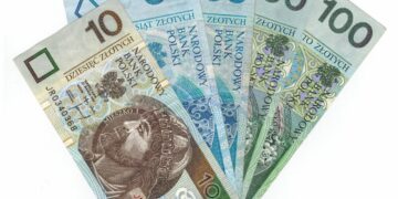 Gospodarcze walentynki: PKB w IV kw. wzrosło o 2,7%