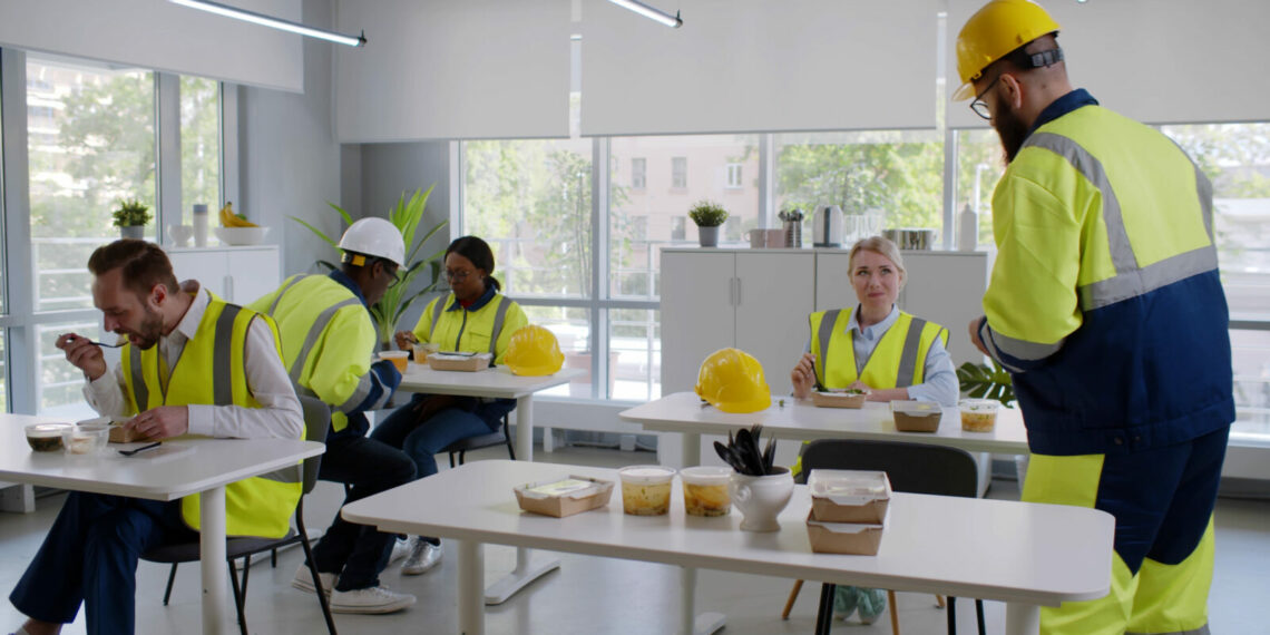 Preferencje kulinarne w zakładach pracy – polska kuchnia najchętniej wybierana przez pracowników